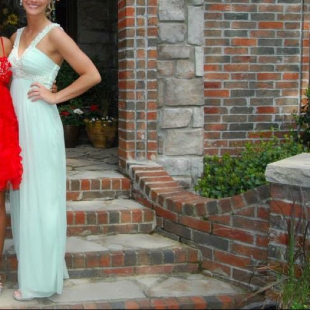 Evening/cocktail/prom dress